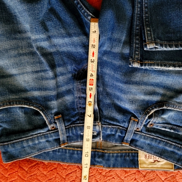HOLLISTER// Size:W 31X L32 - Picture 7 of 8